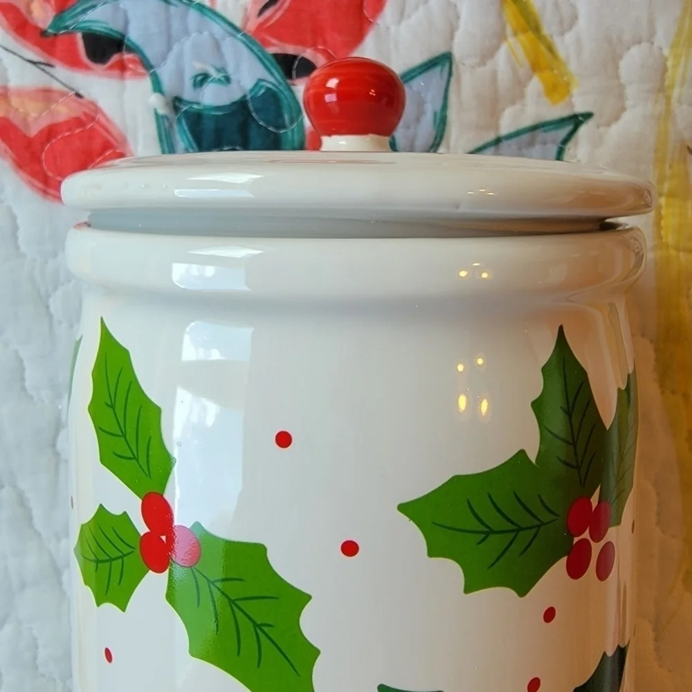 NIB Martha Stewart Holiday Leaf Ceramic Cookie Jar
